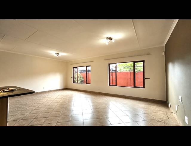 2 BEDROOM HOUSE RENTED IN MORELETA PARK